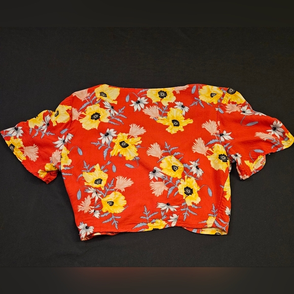 💵3/$20 Divided H&M Floral short-sleeved Crop Top Belly Shirt - Picture 3 of 13